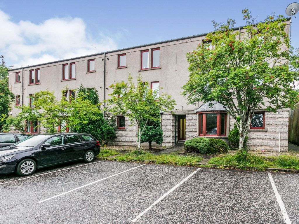 2 bed flat for sale in Cairnfield Circle, Aberdeen AB21, £80,000