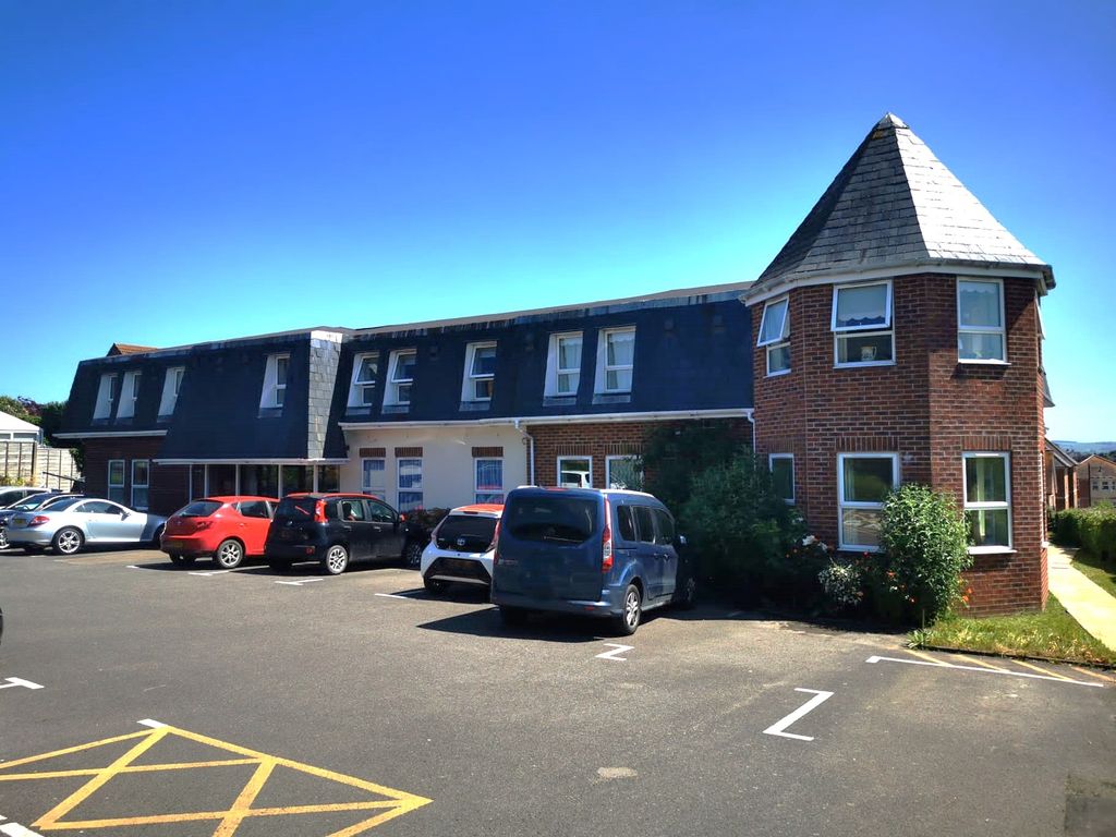1 bed flat for sale in Bath Road, Sturminster Newton DT10, £79,950