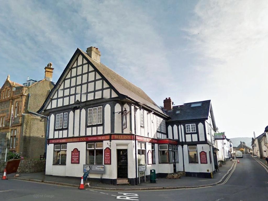 Pub/bar for sale in Cross Street, Moretonhampstead TQ13, £270,000