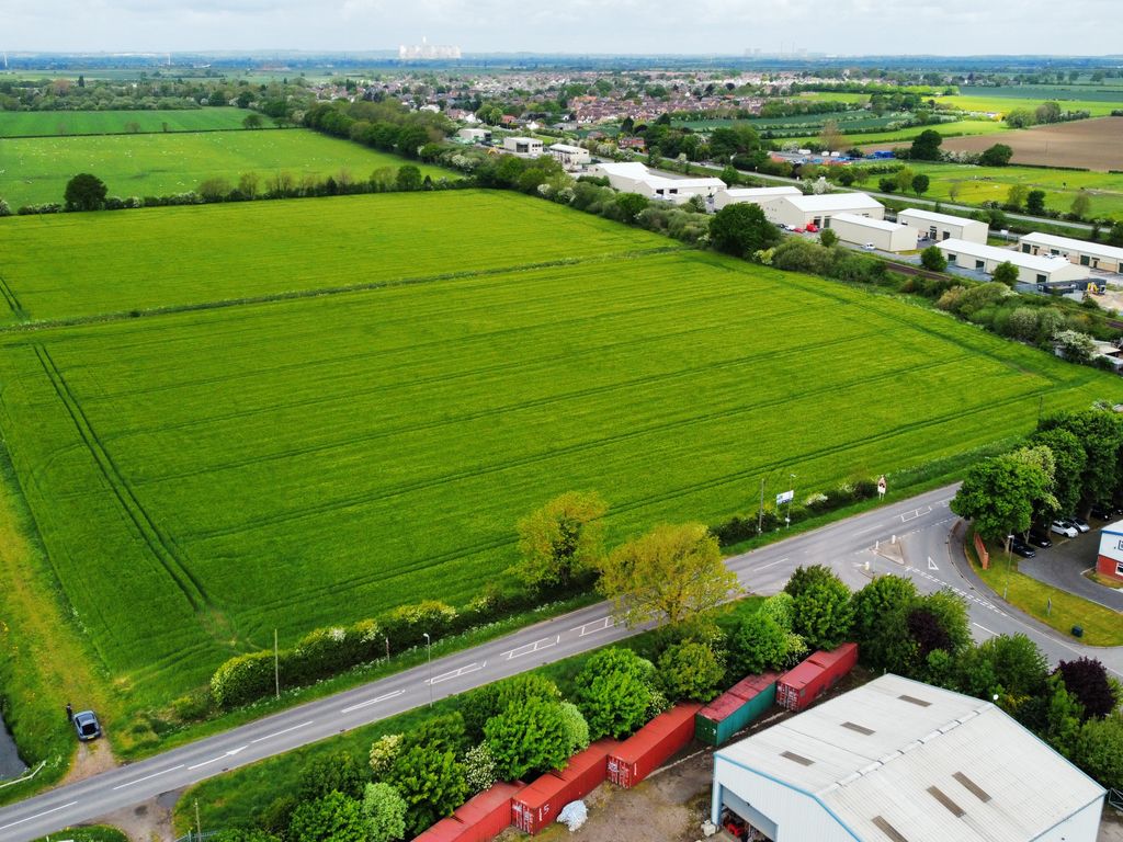 Land for sale in Skellingthorpe Road, Saxilby LN1, £325,000