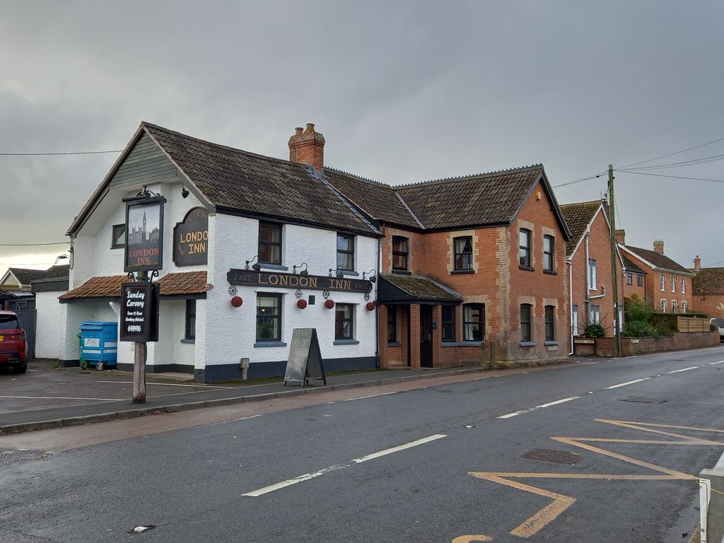Pub/bar for sale in Othery, Bridgwater TA7, £450,000