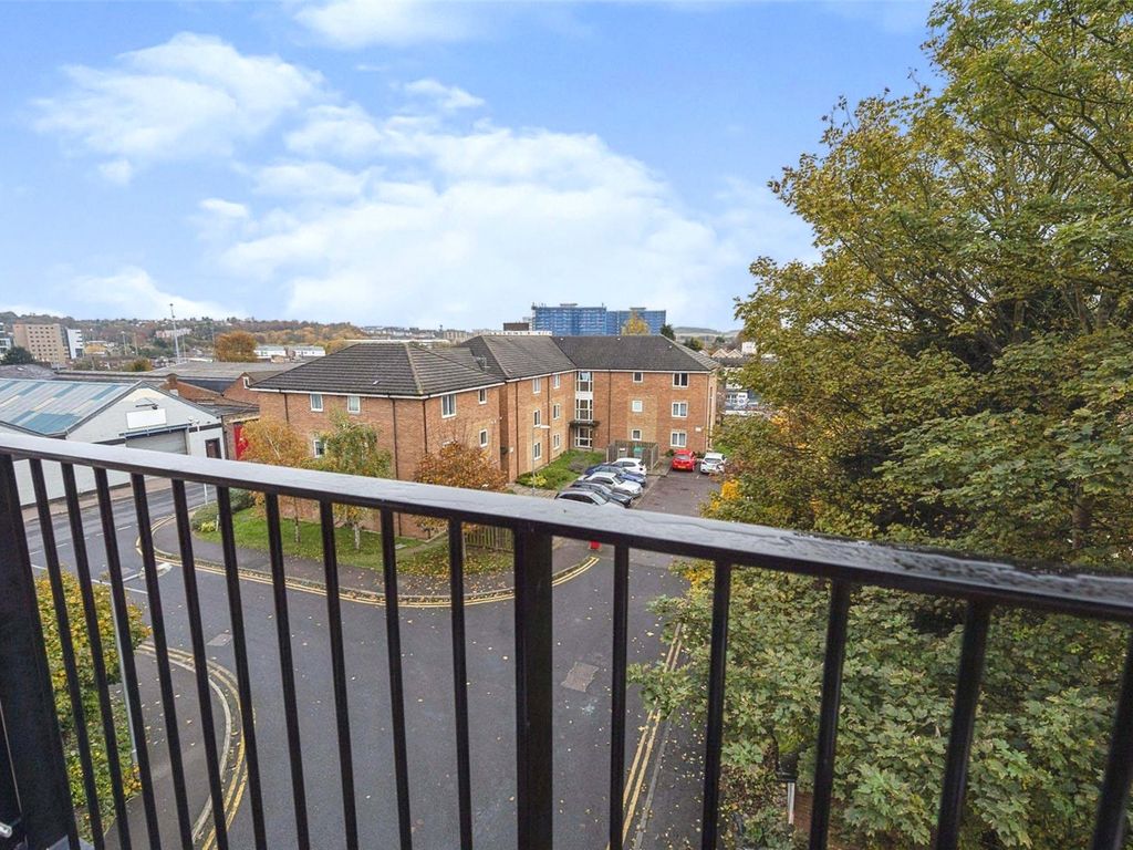 2 bed flat for sale in The Academy, Holly Street, Luton LU1, £180,000