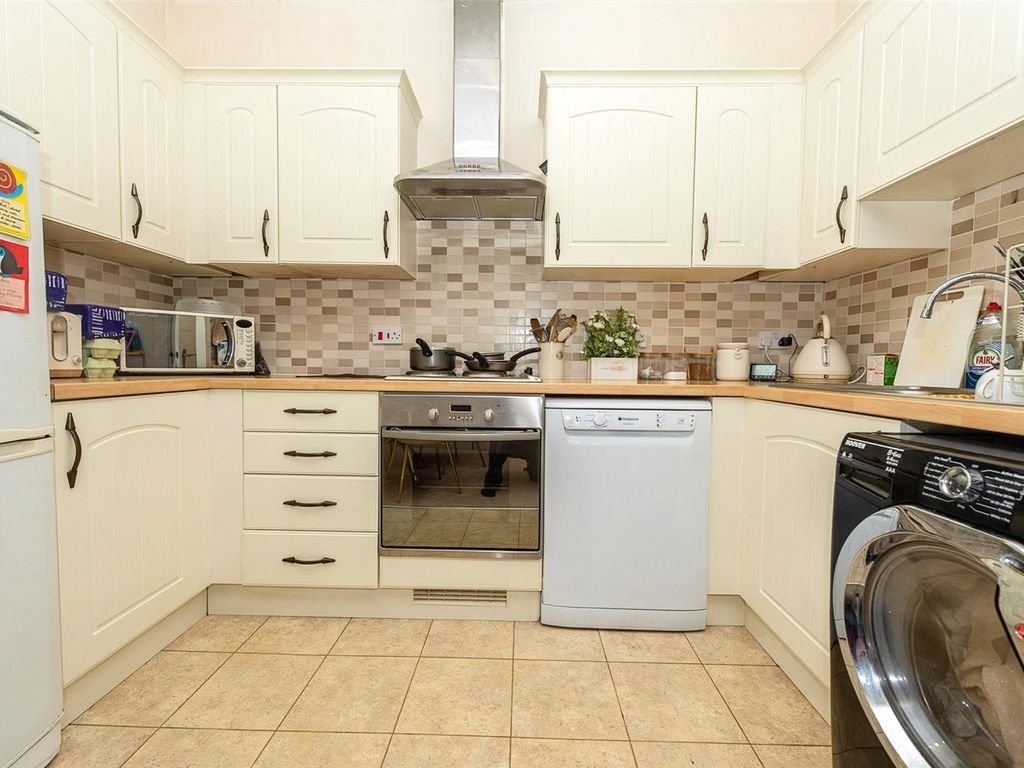 2 bed flat for sale in The Academy, Holly Street, Luton LU1, £180,000