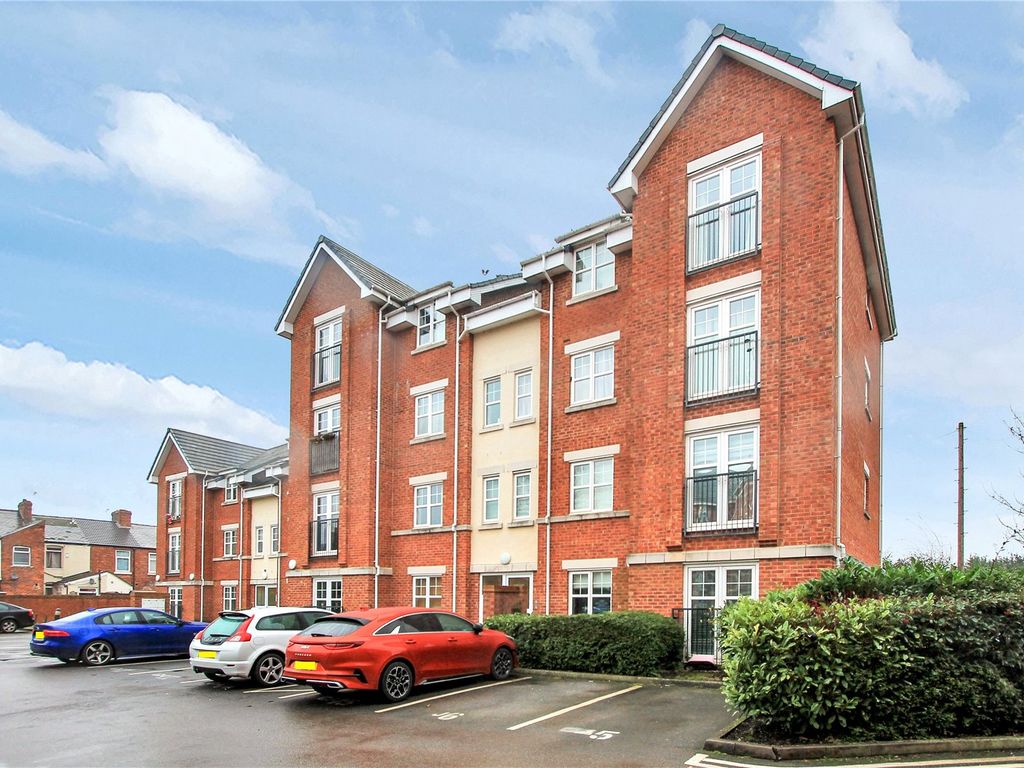 3 bed flat for sale in Dale Way, Crewe CW1, £110,000