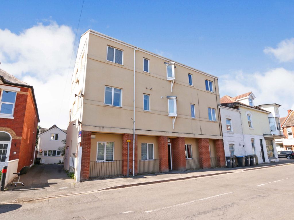 1 bed flat for sale in Rosea Court, 1A Rosebery Road, Bournemouth, Dorset BH5, £110,000
