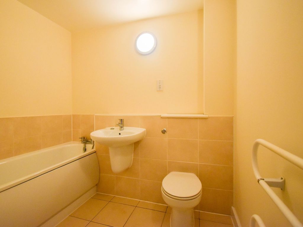 2 bed flat for sale in Alexandra House, Rutland Street, Leicester LE1, £120,000