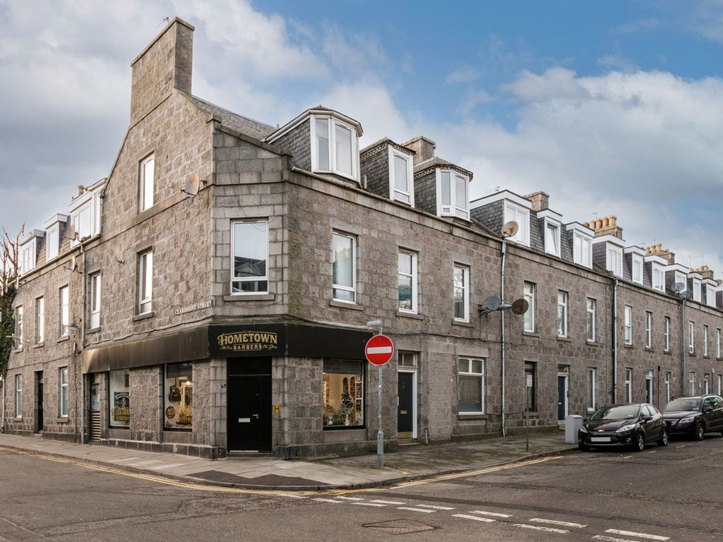 2 bed flat for sale in Granton Place, Aberdeen AB10, £95,000