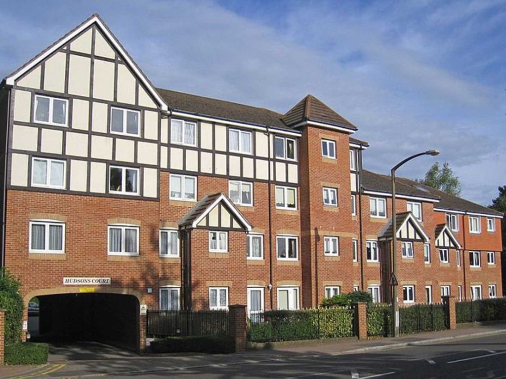 1 bed flat for sale in Darkes Lane, Potters Bar EN6, £114,950