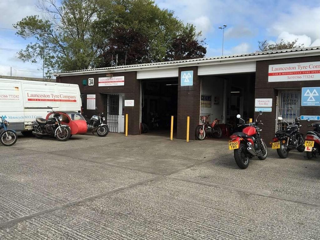 Parking/garage for sale in Launceston, England, United Kingdom PL15, £89,950