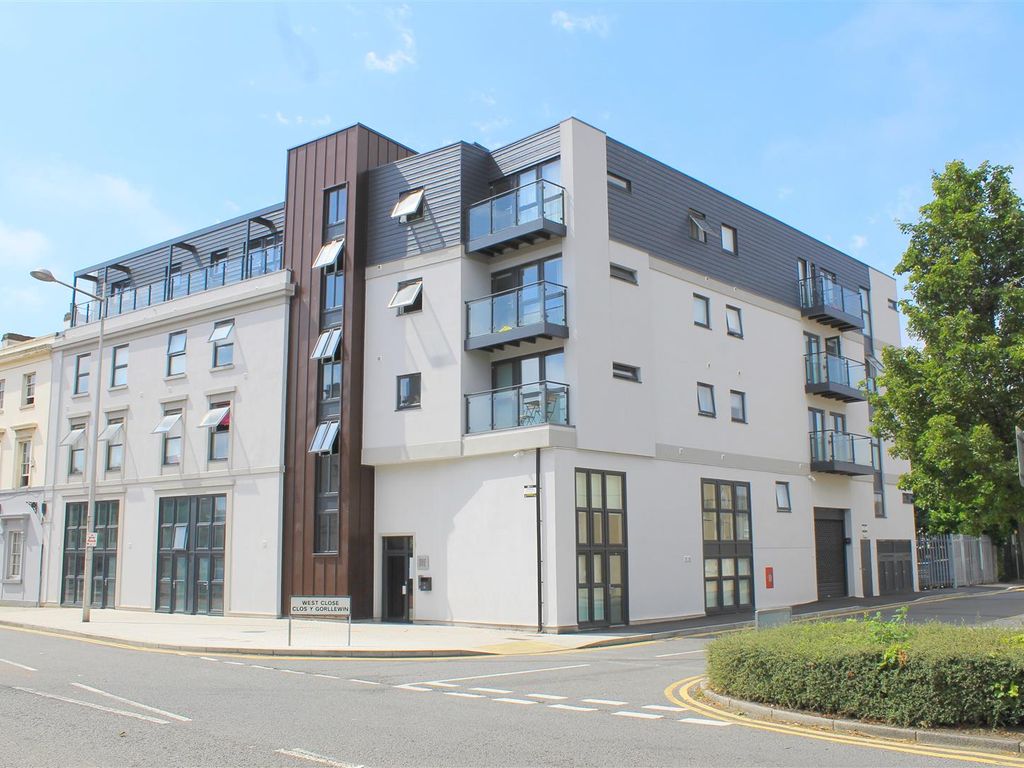 1 bed flat for sale in Bute Street, Cardiff CF10, £120,000