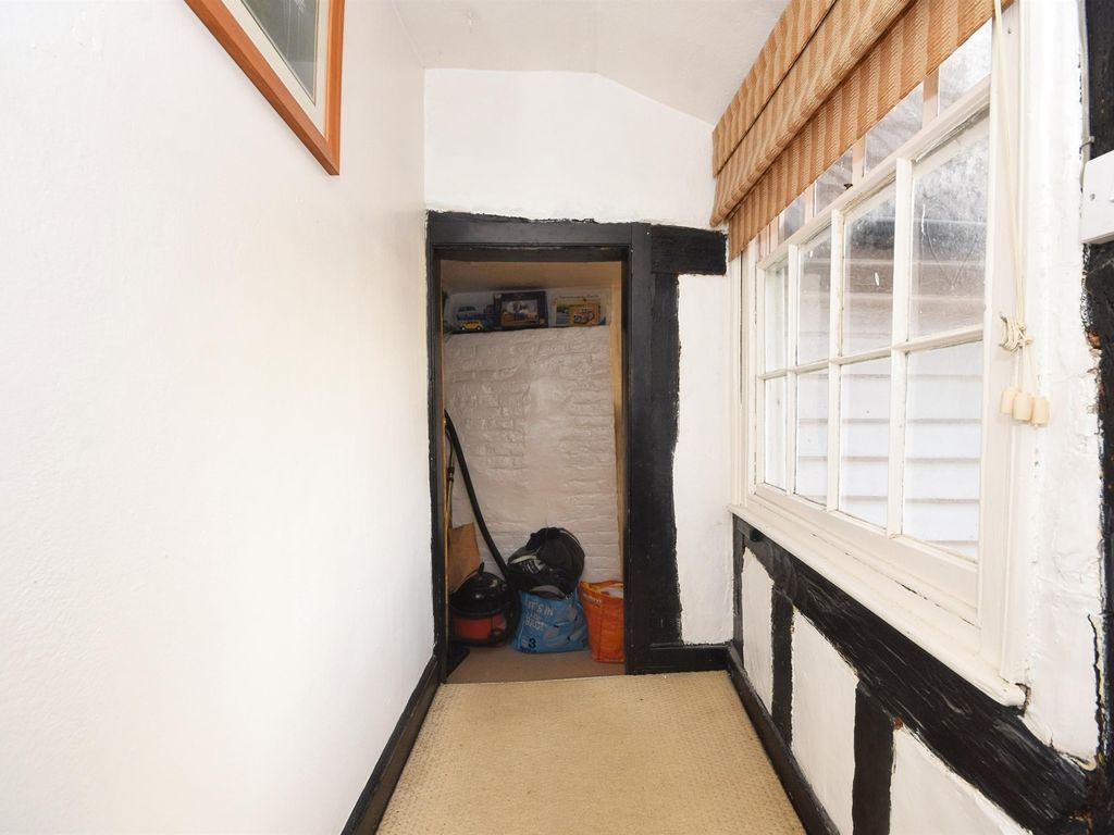 1 bed flat for sale in East Street, Coggeshall, Colchester CO6, £150,000