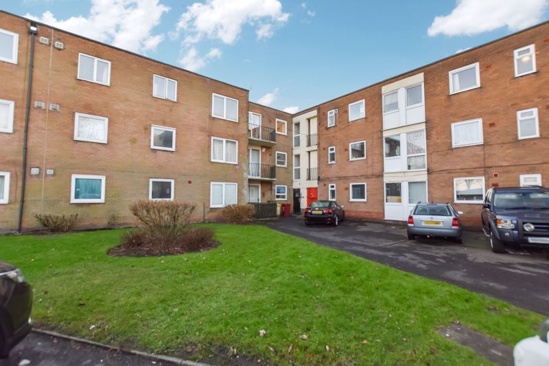 2 bed flat for sale in Hill View Court, Astley Bridge, Bolton BL1, £74,950