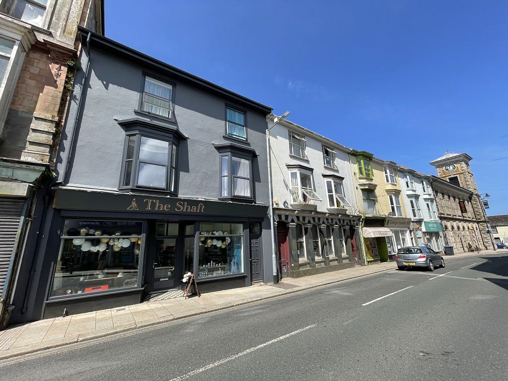 Retail premises for sale in 5 Commercial Street, Camborne TR14, £95,000