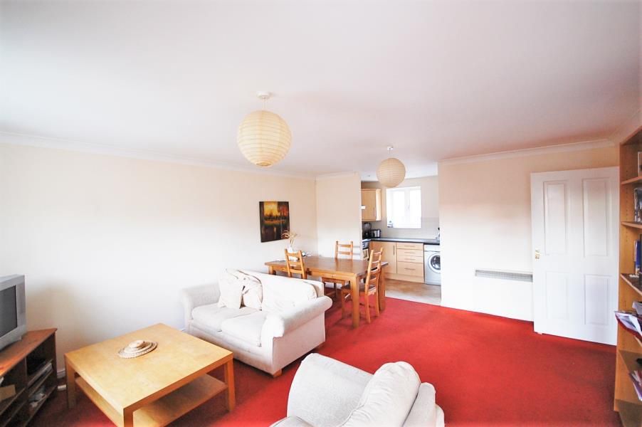 2 bed flat for sale in Albany Gardens, Colchester CO2, £169,995