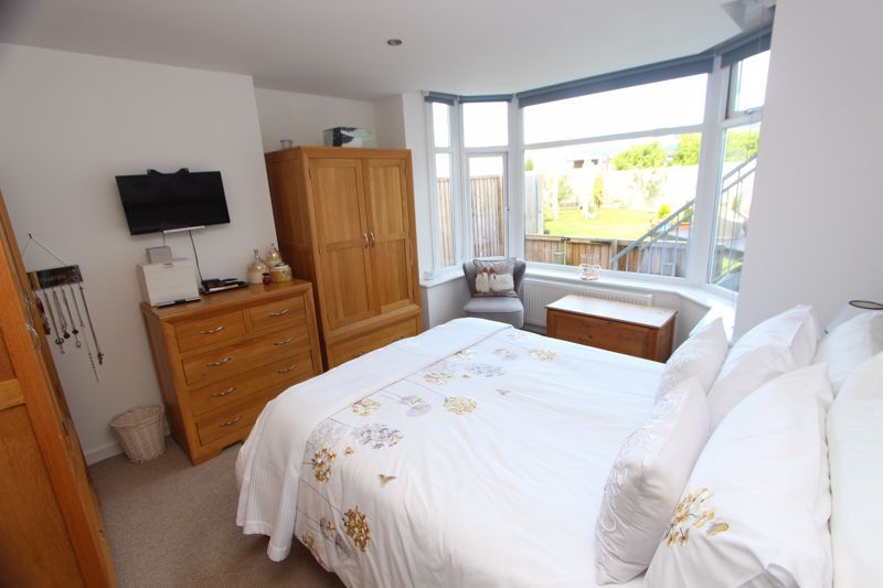 2 bed flat for sale in Llandudno Road, Penrhyn Bay, Llandudno LL30, £164,950