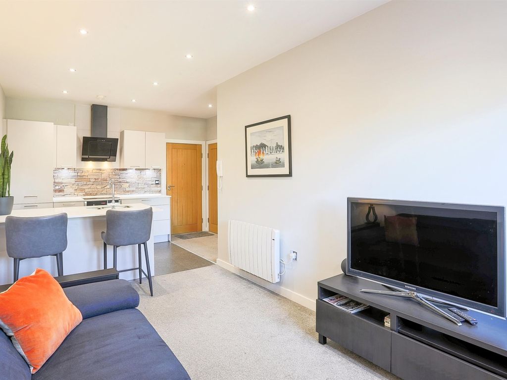 1 bed flat for sale in Foss Islands Road, York YO31, £185,000