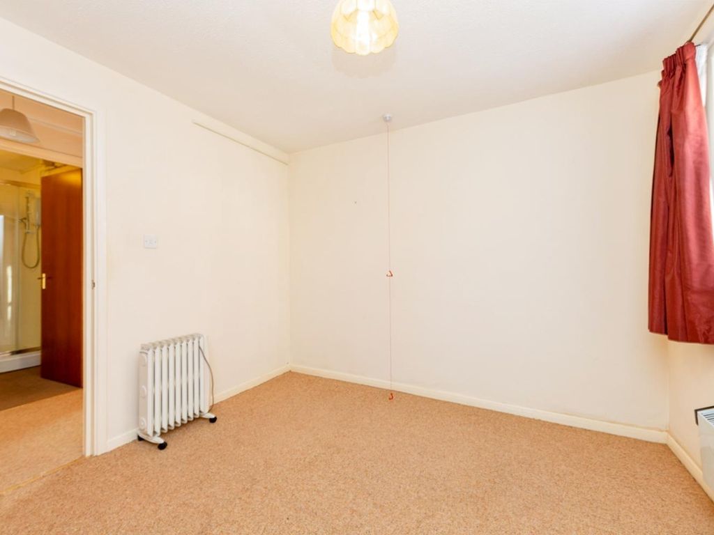 1 bed flat for sale in Seymour Court, Baliol Road, Hitchin, Hertfordshire SG5, £85,000