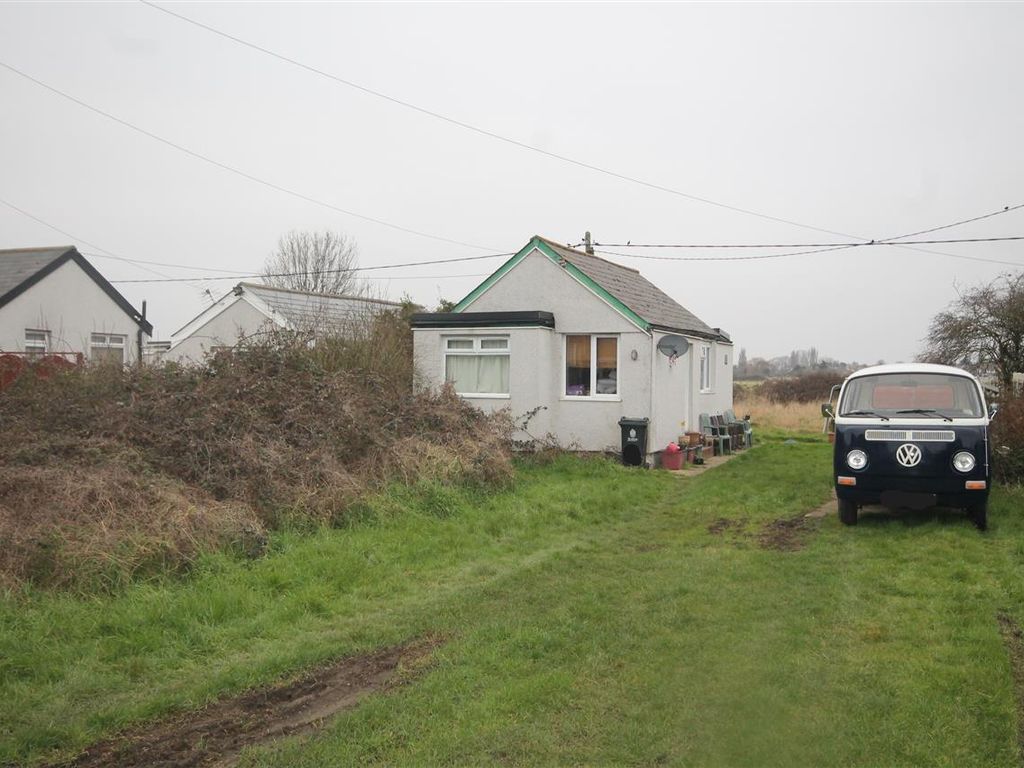 2 bed bungalow for sale in Gorse Way, Jaywick, Clacton On Sea CO15, £100,000
