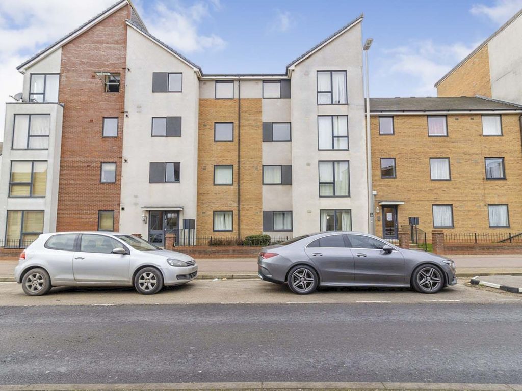 2 bed flat for sale in Countess Way, Broughton, Milton Keynes MK10, £239,999