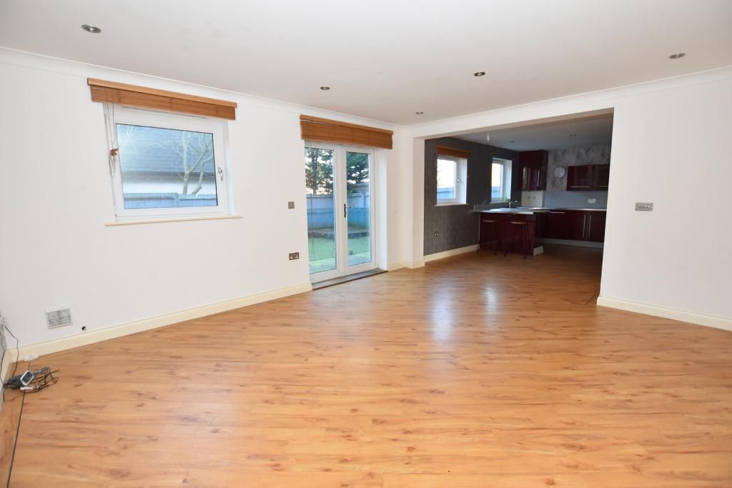 2 bed flat for sale in Dickens Court, Brockhall Village BB6, £200,000