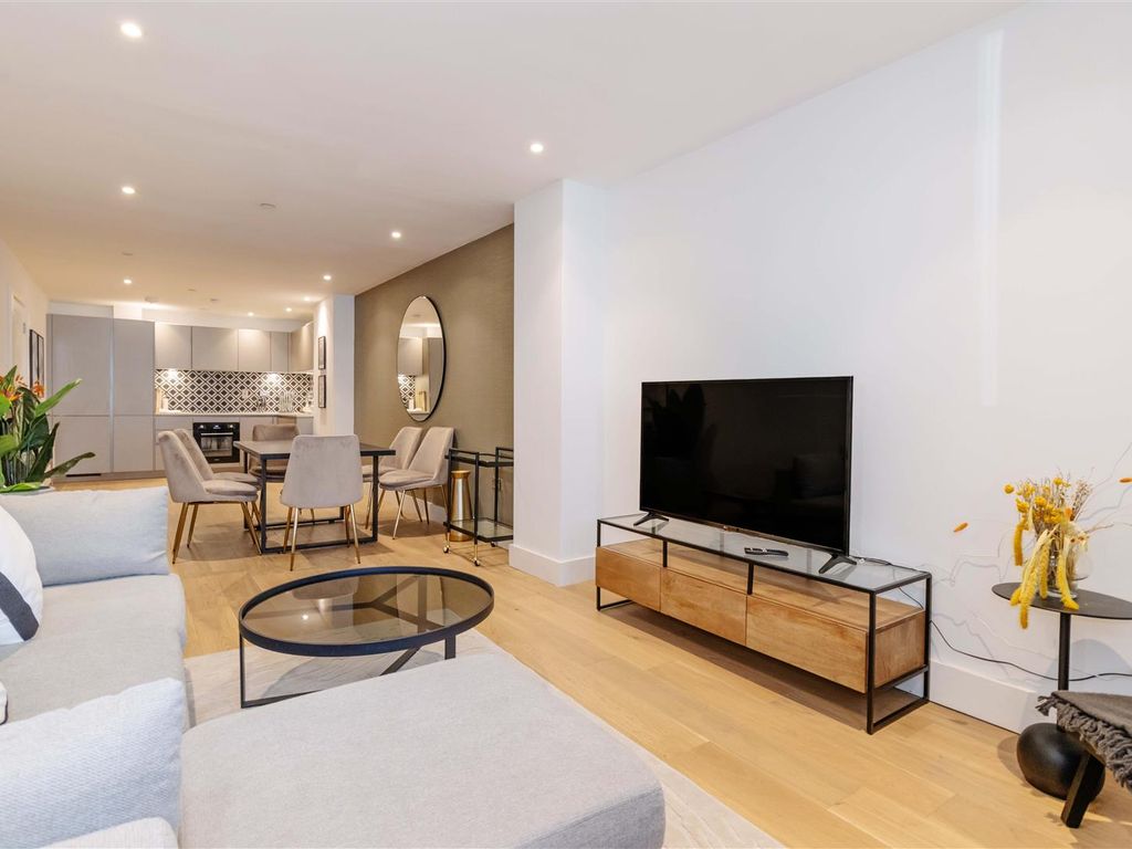 1 bed flat for sale in Russell Mews, Brighton BN1, £335,000