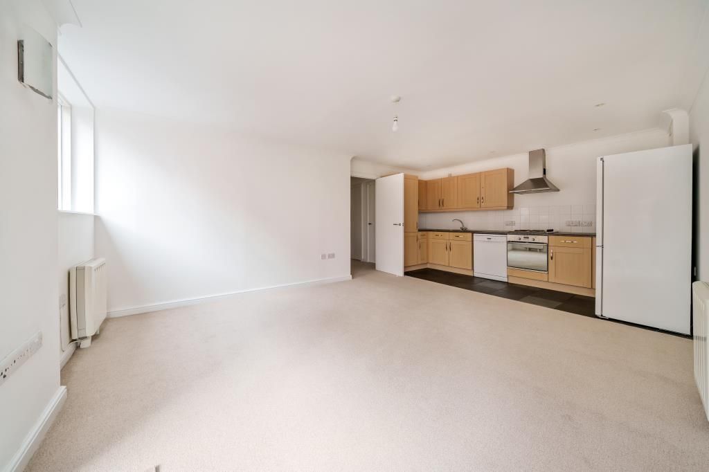 2 bed flat for sale in Reading, Berkshire RG1, £210,000