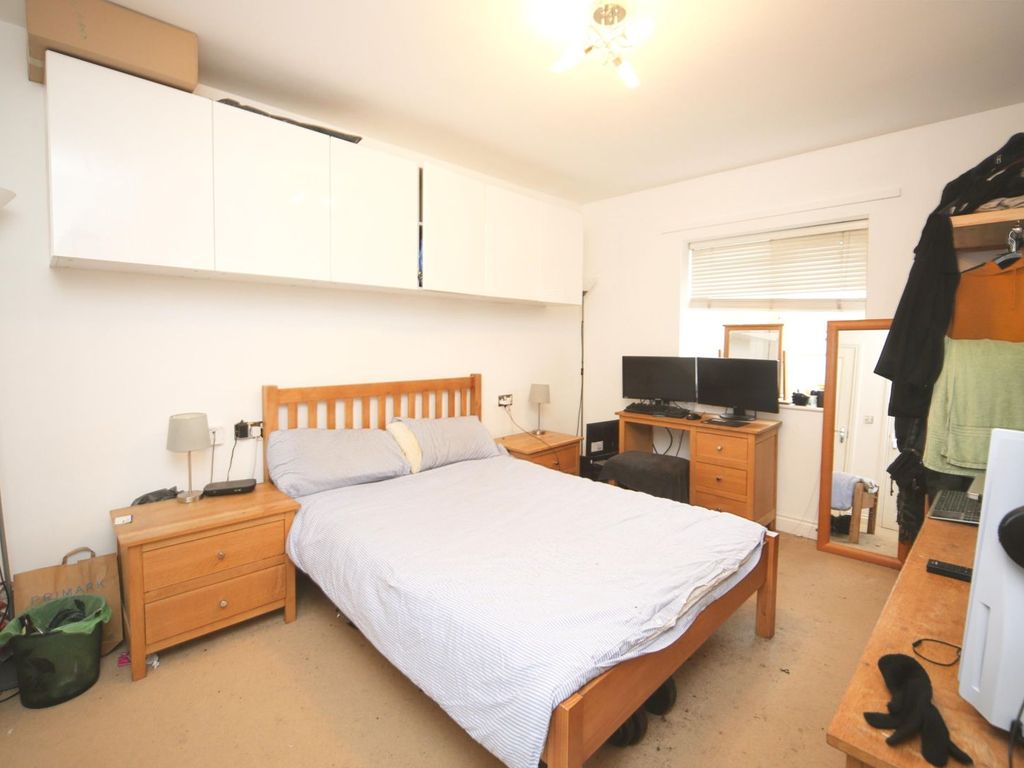 2 bed flat for sale in Hamlet Way, Stratford-Upon-Avon CV37, £185,000