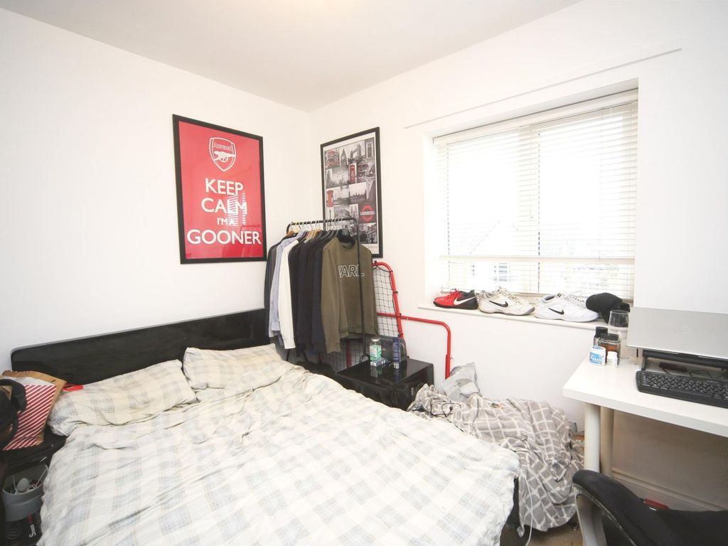 2 bed flat for sale in Hamlet Way, Stratford-Upon-Avon CV37, £185,000