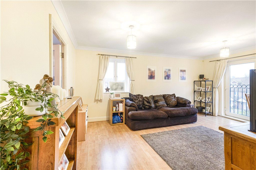 2 bed flat for sale in Old School Place, Croydon CR0, £275,000