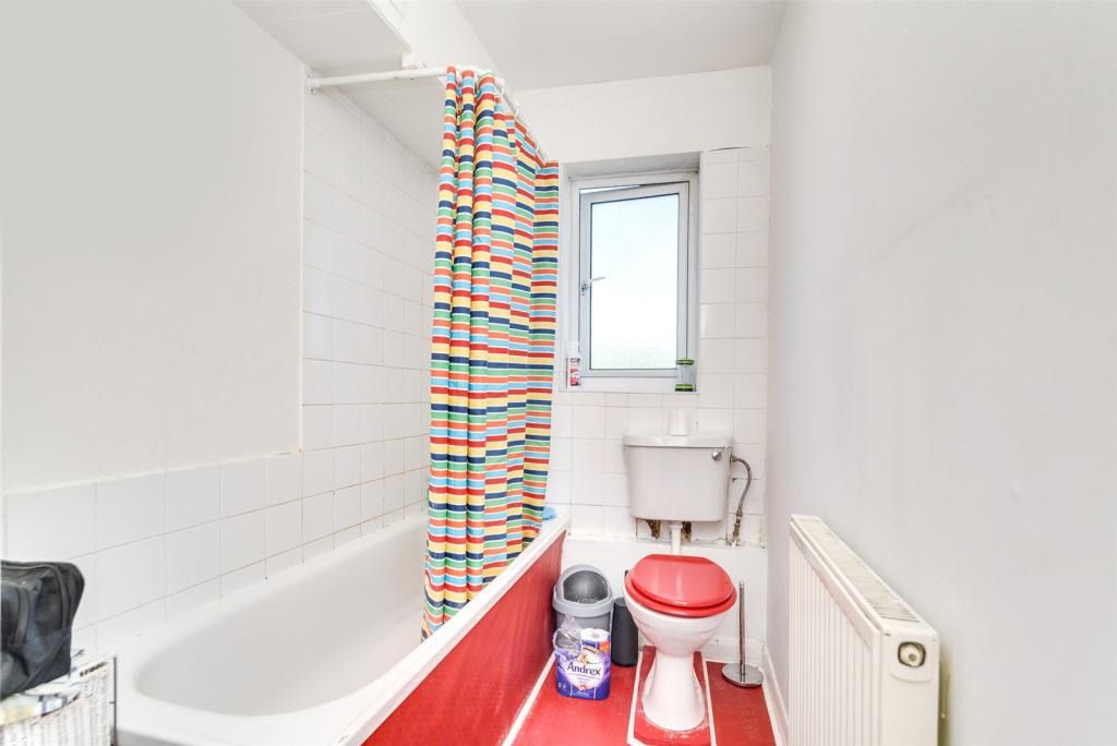 1 bed flat for sale in Queens Park Road, Brighton BN2, £230,000