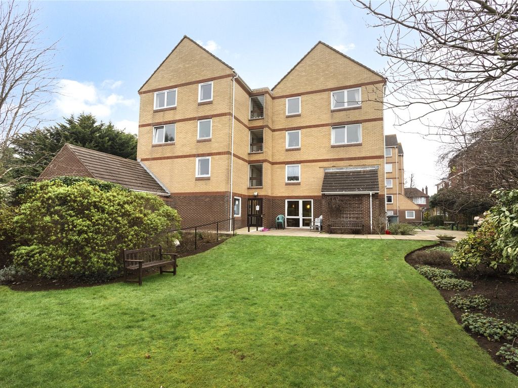 1 bed flat for sale in The Drive, Hove, East Sussex BN3, £130,000