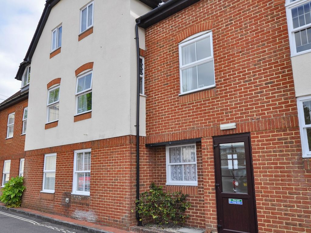 2 bed flat for sale in Redcotts Lane, Wimborne BH21, £85,000
