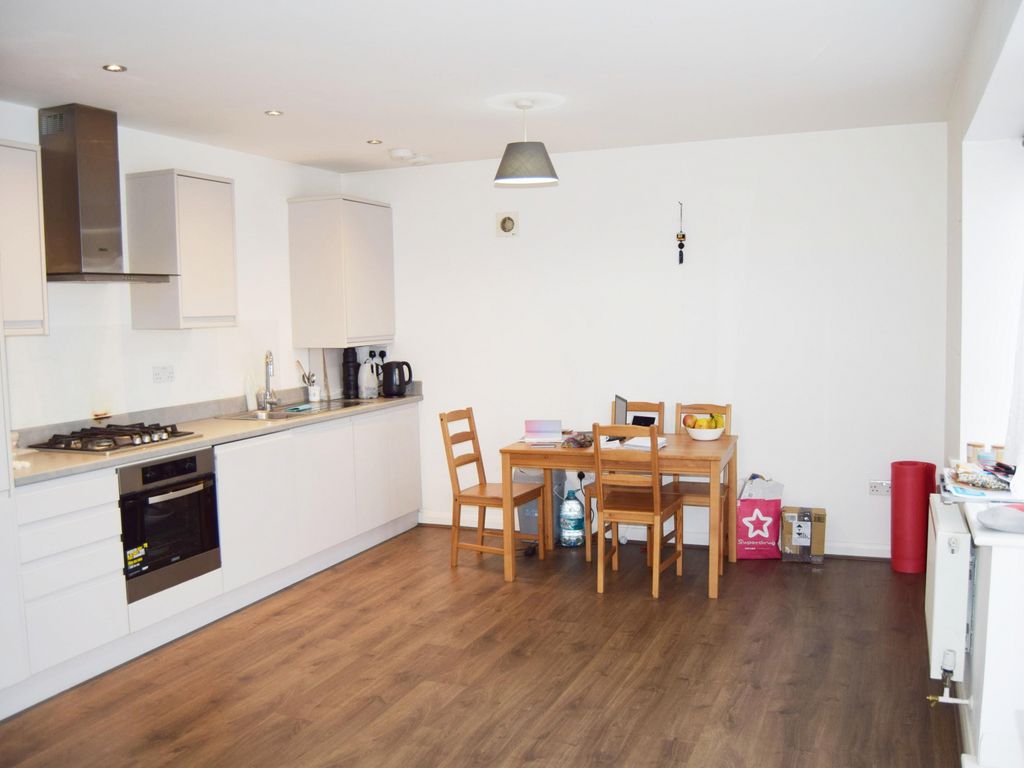 1 bed flat for sale in Clare Road, Stanwell, Staines TW19, £219,950