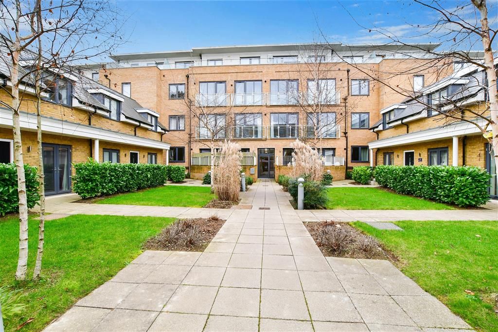 1 bed flat for sale in Sovereign Walk, Horley, Surrey RH6, £210,000