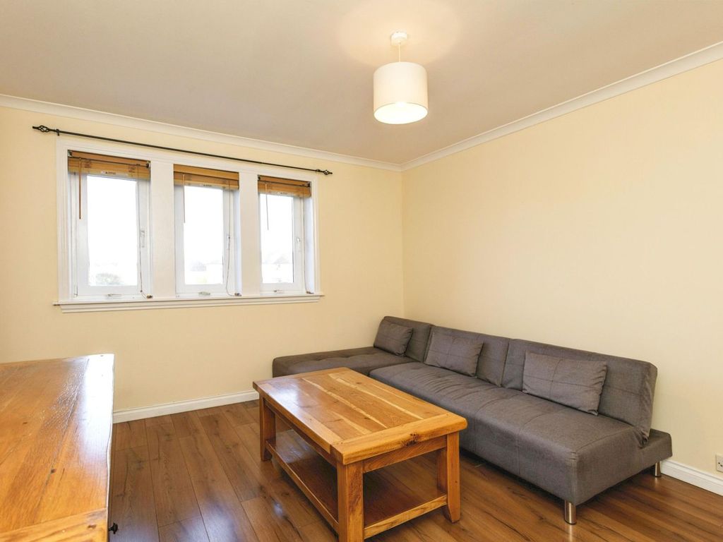 1 bed flat for sale in Cairngorm Drive, Aberdeen AB12, £65,000