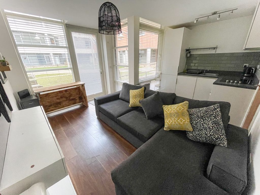 1 bed flat for sale in Apartment, Landmark, Waterfront West, Brierley Hill DY5, £85,000