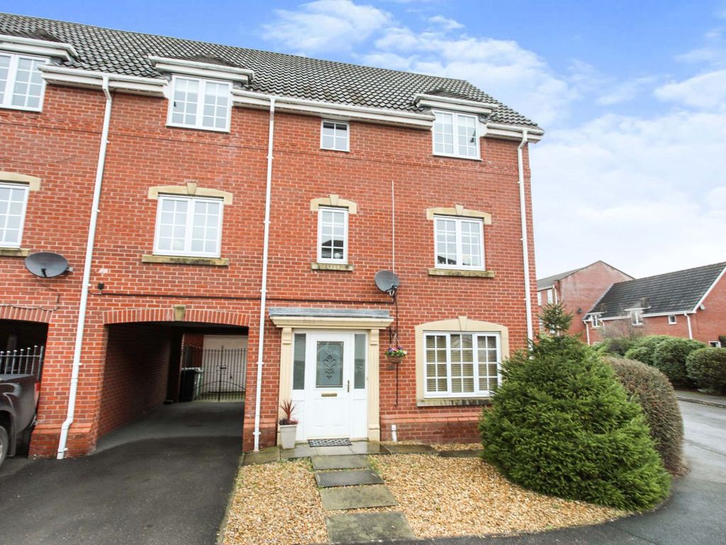 4 bed town house for sale in William Foden Close, Sandbach CW11, £295,000