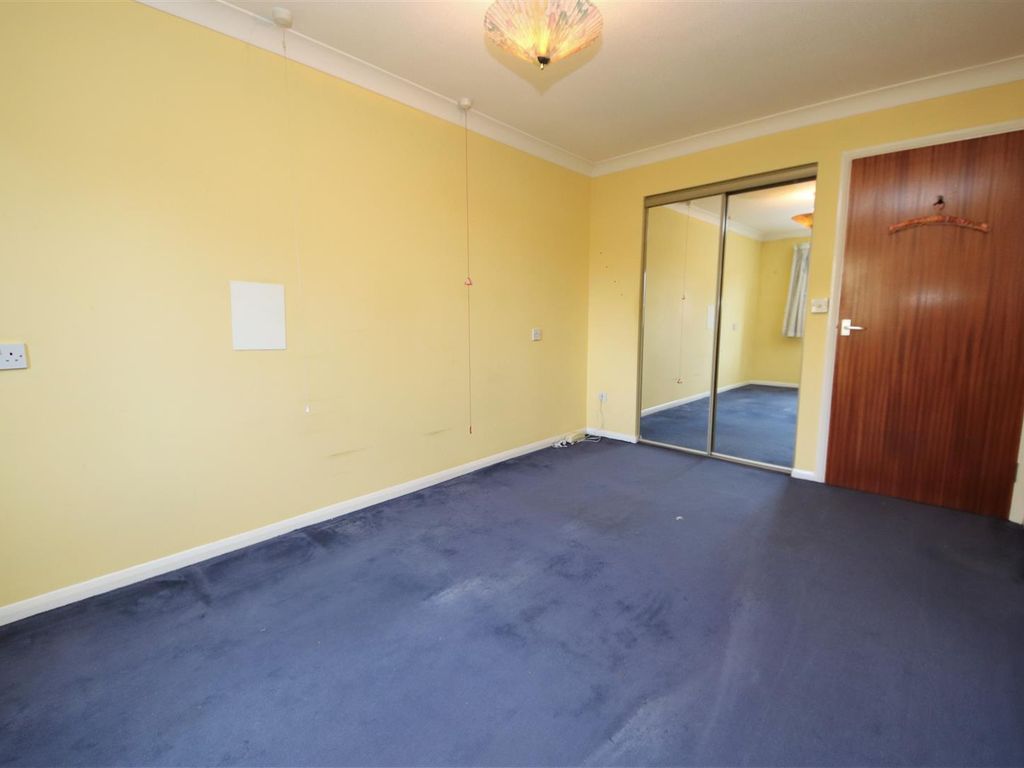 1 bed flat for sale in Havenfield, Arbury Road, Cambridge CB4, £100,000
