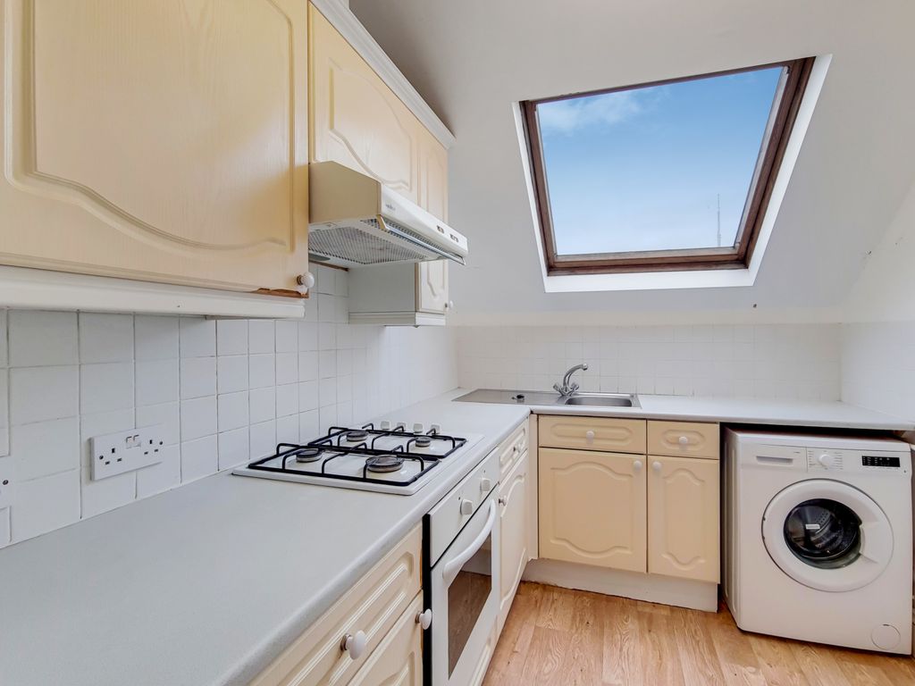 1 bed flat for sale in Harold Road, Crystal Palace, London, Greater London SE19, £180,000