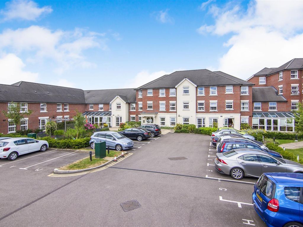 1 bed flat for sale in Weighbridge Court, 301 High Street, Chipping Ongar, Essex CM5, £219,950