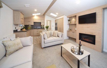2 bed mobile/park home for sale in Hoburne Doublebois, Liskeard, Cornwall PL14, £113,995