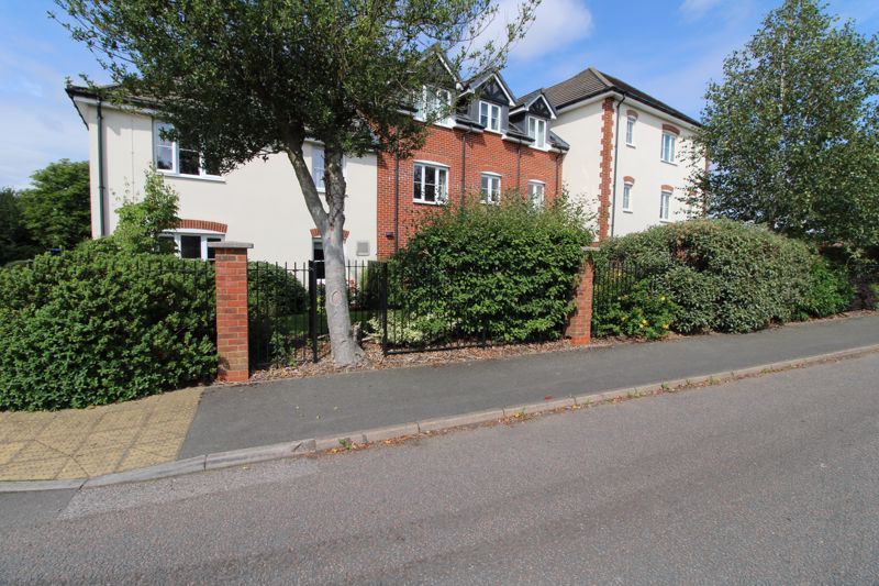 1 bed property for sale in Penn Road, Hazlemere, High Wycombe HP15, £175,000