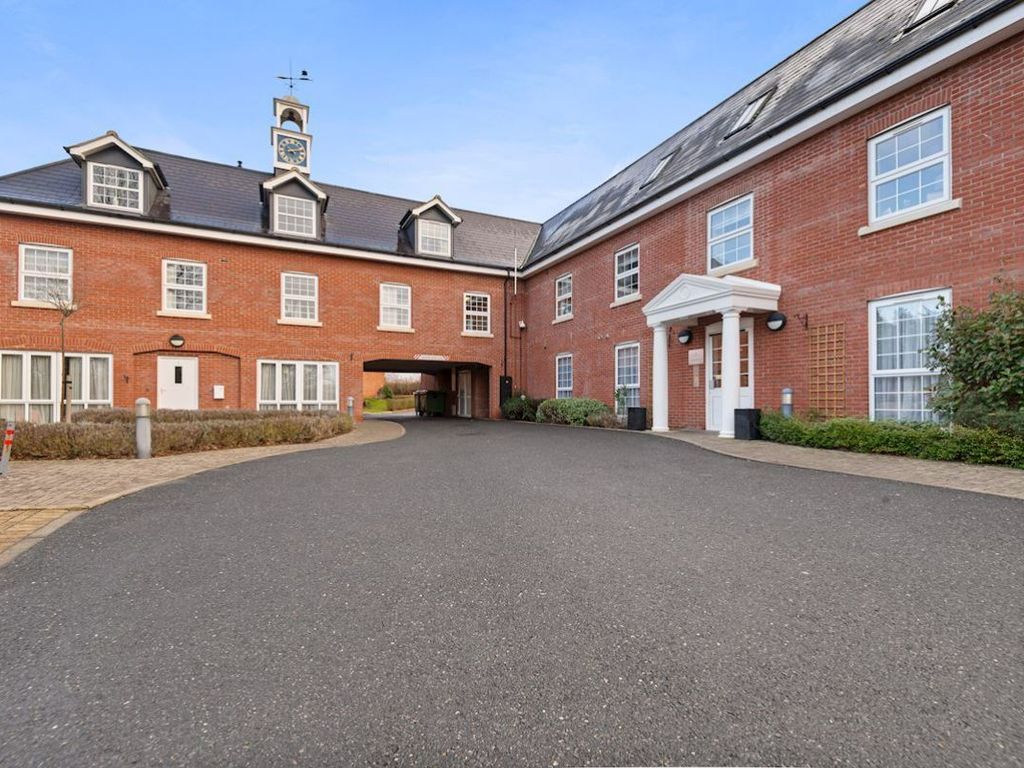 1 bed flat for sale in Maynard House, Great Easton, Moat House, Essex CM6, £275,000