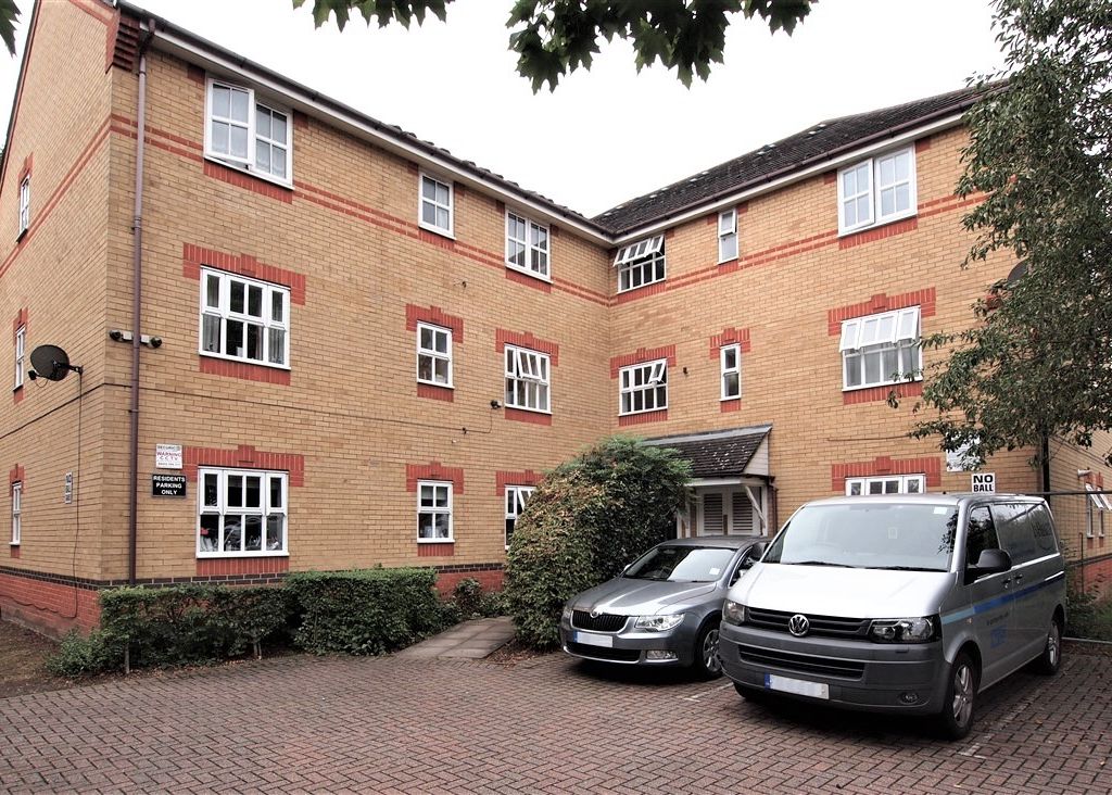 1 bed flat for sale in Yeoman Court, Yeoman Close, Beckton, London E6, £249,950