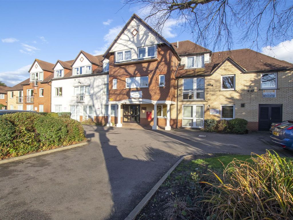 1 bed flat for sale in Village Road, Westwood Court, Enfield EN1, £160,000