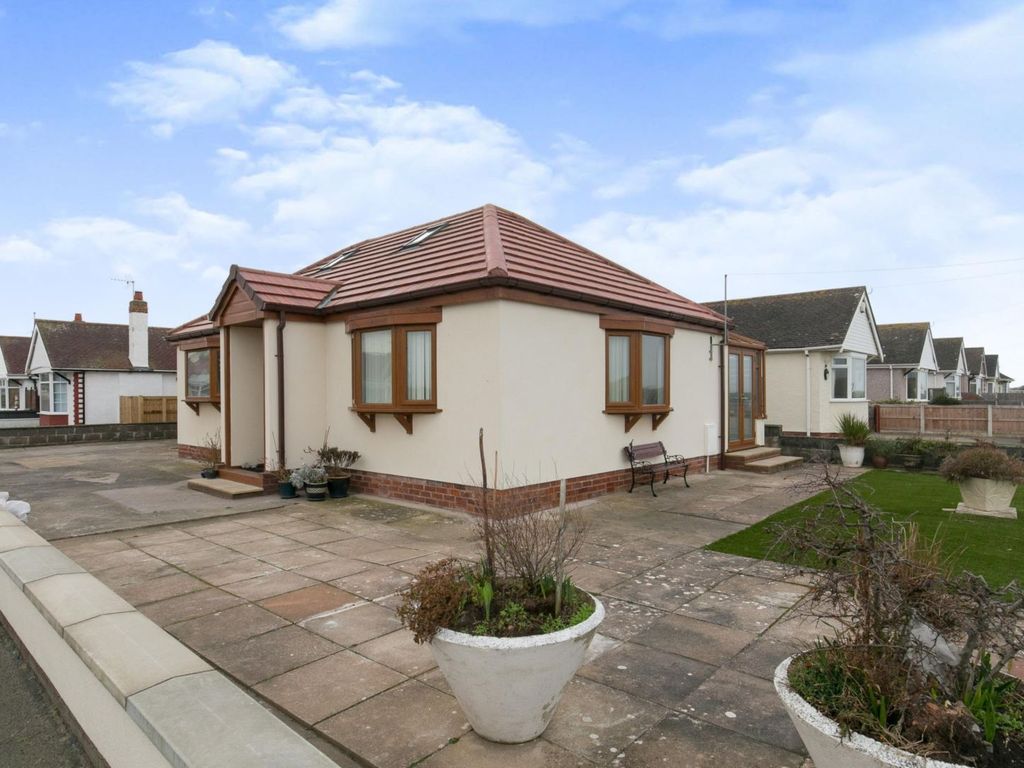 2 bed detached bungalow for sale in Green Lanes, Prestatyn LL19, £250,000