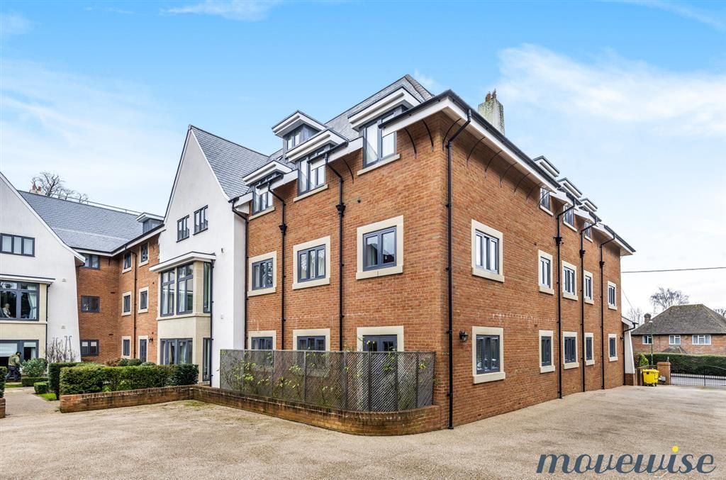 1 bed flat for sale in Bolnore Road, Haywards Heath, West Sussex RH16, £285,000