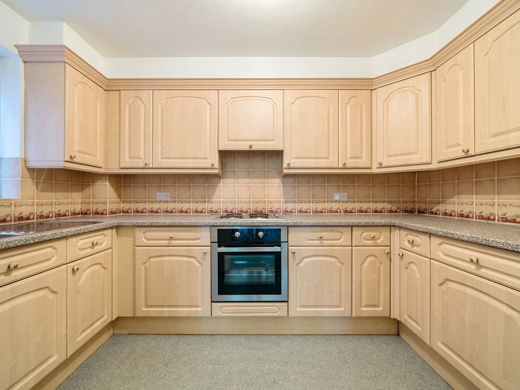 1 bed flat for sale in Farnborough Common, Orpington, Kent BR6, £170,000