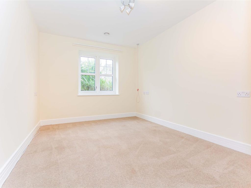 2 bed flat for sale in Ravenshaw Court, Four Ashes Road, Bentley Heath, Solihull B93, £285,000