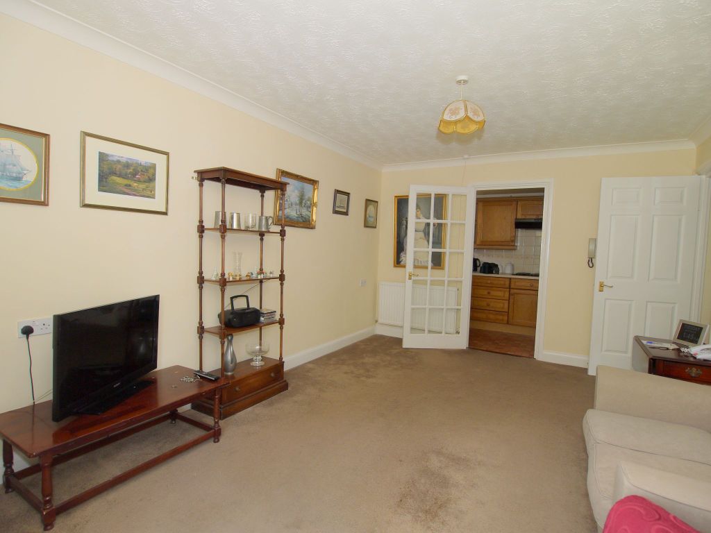 2 bed property for sale in The Acorns, Bradbourne Park Road, Sevenoaks TN13, £160,000
